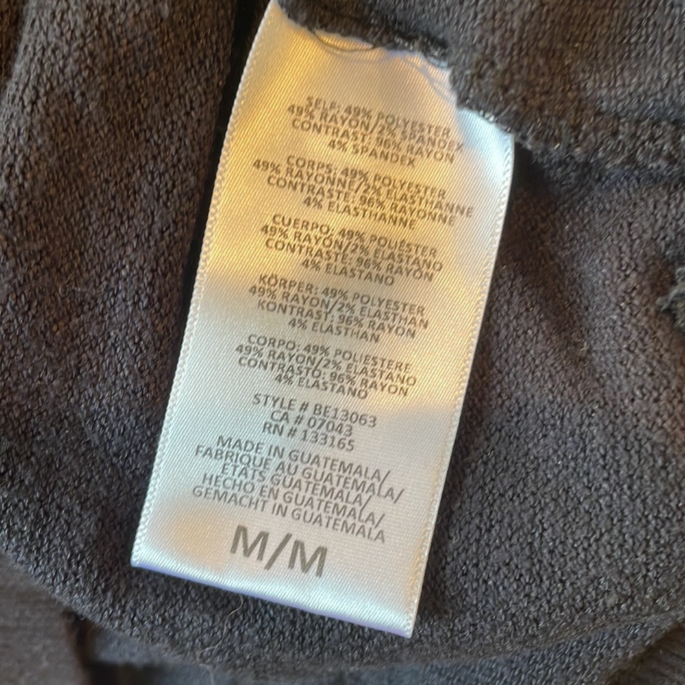 Anthropologie black v neck M - Picture 6 of 6
